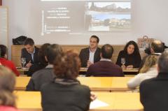Manuel Borobio, na primeira reunión mantida hoxe en Santiago con organizacións non gobernamentais para a presentación en Galicia da rede europea Civilscape | Autor: Xoán Crespo
